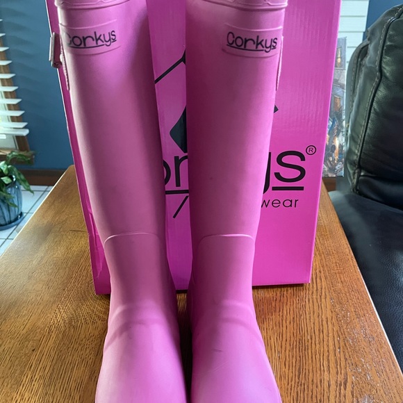 Adorable Corkys Fuchsia Rain boots. - Picture 2 of 8
